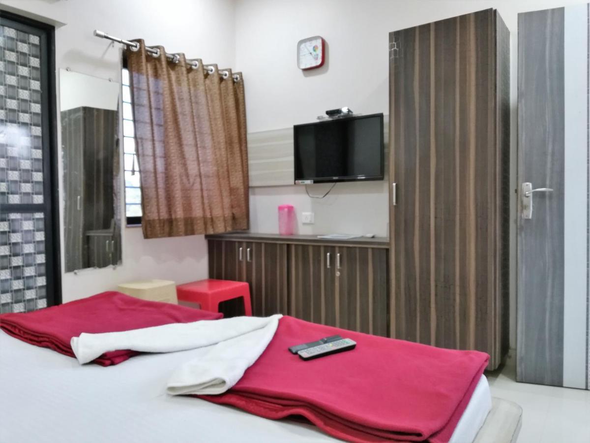 Hotel Shiv Regency Kukma Extérieur photo