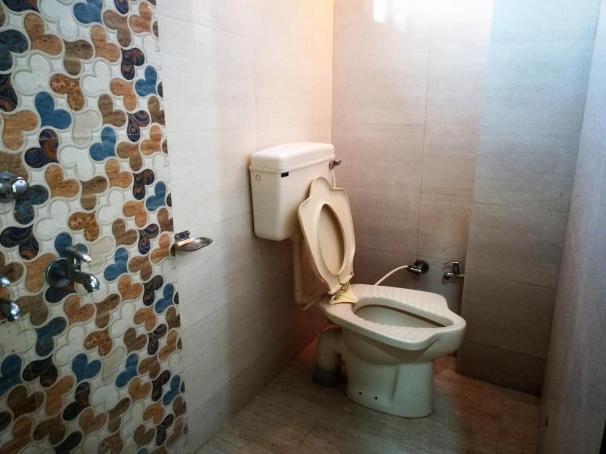 Hotel Shiv Regency Kukma Extérieur photo