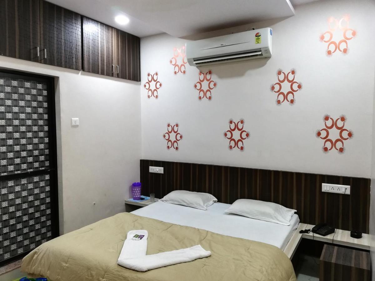 Hotel Shiv Regency Kukma Extérieur photo