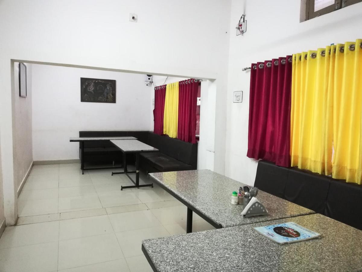 Hotel Shiv Regency Kukma Extérieur photo